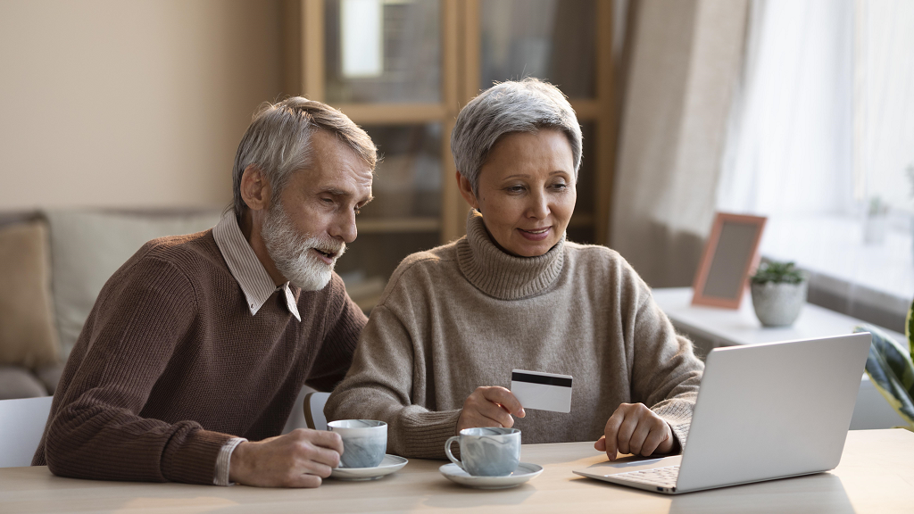 senior-couple-shopping-online.png